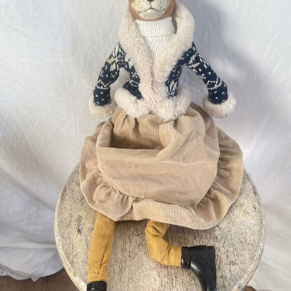 Rare Vintage Female Dog Shelf Sitter Unique Collectible Snowflake Sweater ❄️ - Picture 3 of 7